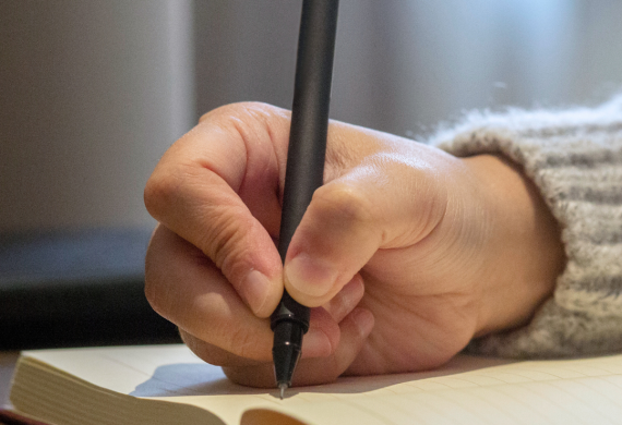 Skrivezone – for dig, der savner ro, fællesskab og nærvær i dit liv